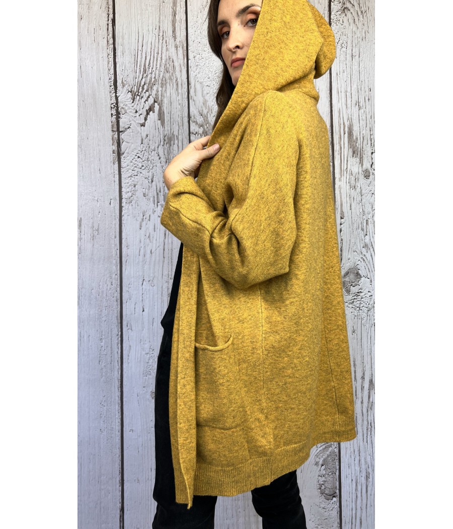 Narzutka z Kapturem: Stylowy Dodatek do Twojej Garderoby| xoni butik Narzutka z Kapturem: Stylowy Dodatek do Twojej Garderoby| xoni butik