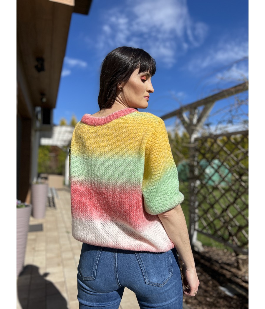 Tęczowy Sweter Polskiego Producenta z Rękawem 3/4: Kolorowy i Wygodny