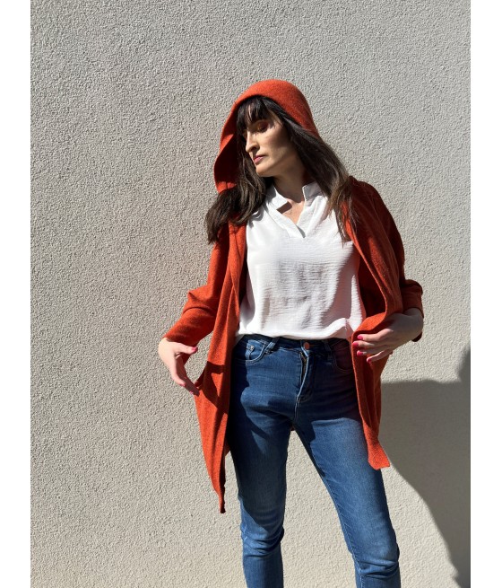 Narzutka z Kapturem: Stylowy Dodatek do Twojej Garderoby| xoni butik